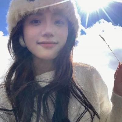 弱比少男闯女校